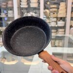 ماهیتابه چدن گرانیتی هاناتک در سه سایز مختلف غ