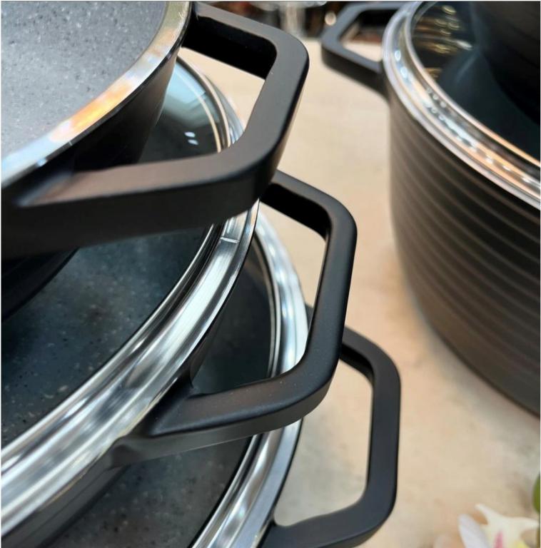 ماهیتابه عروس دودسته چدن گرانیت مدل خطی در سه سایز مختلف - تصویر 2