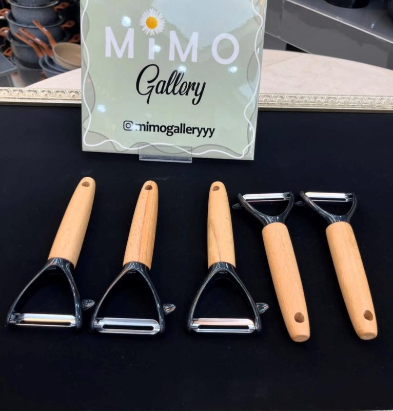 پوست کن مدل دسته چوبی د