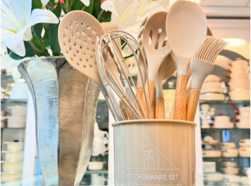 سرویس کفگیر ملاقه 12 پارچه کیچن وار ست مدل سلیکونی - تصویر 4