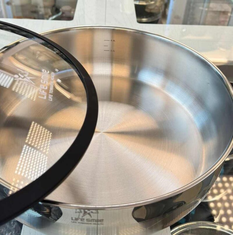 تابه دو دسته استیل برند لایف اسمایل درب سیلیکونی کد LIFEP22SHR-6-3 (وارداتی) - تصویر 5