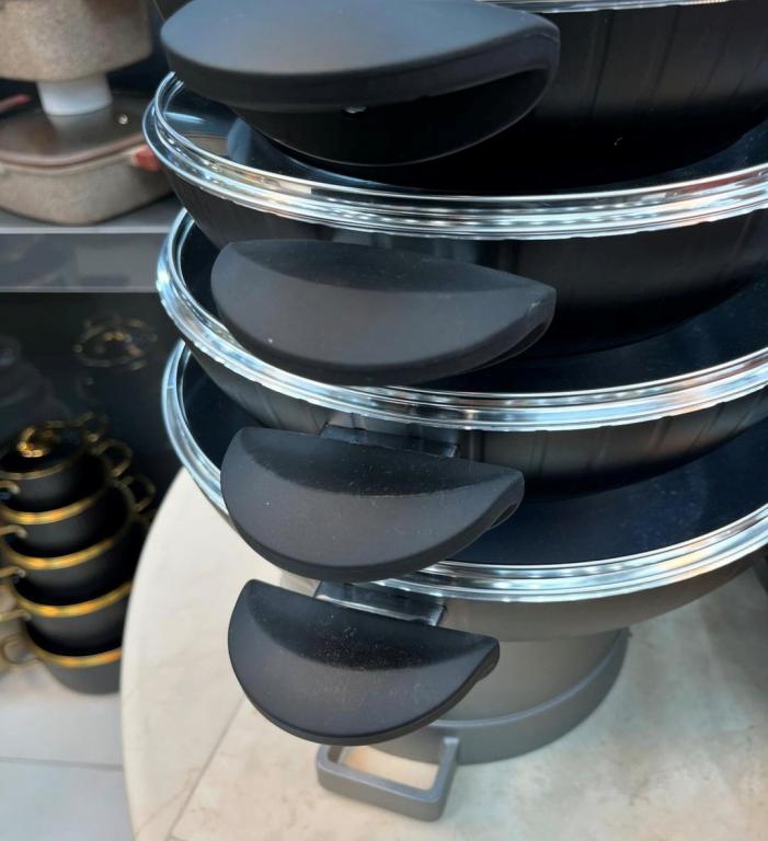 ماهیتابه عروس چدن گرانیت مدل فورچ دودسته دربدار - تصویر 5