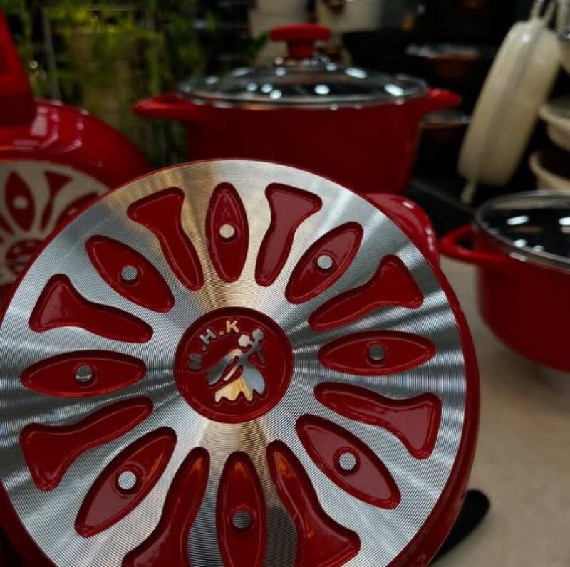 سرویس قابلمه چدن گرانیتی عروس 7 پارچه مدل ویکتوریا - تصویر 3