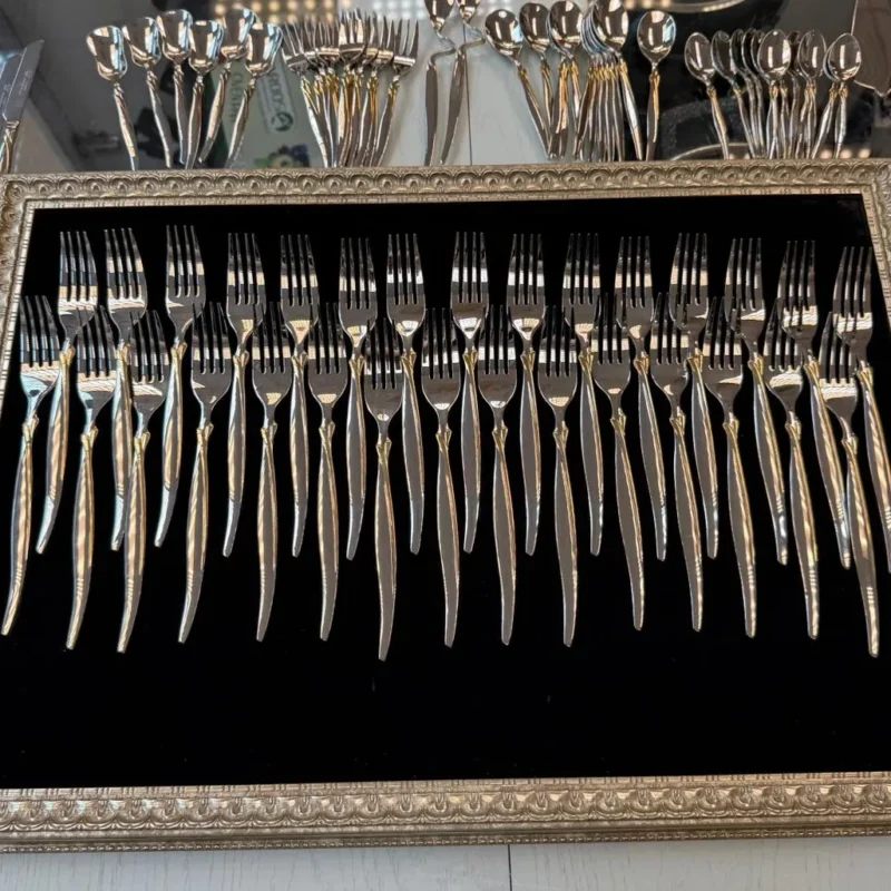 سرویس قاشق چنگال ۱۴۳ پارچه طلایی از برند SG کد249 - تصویر 3